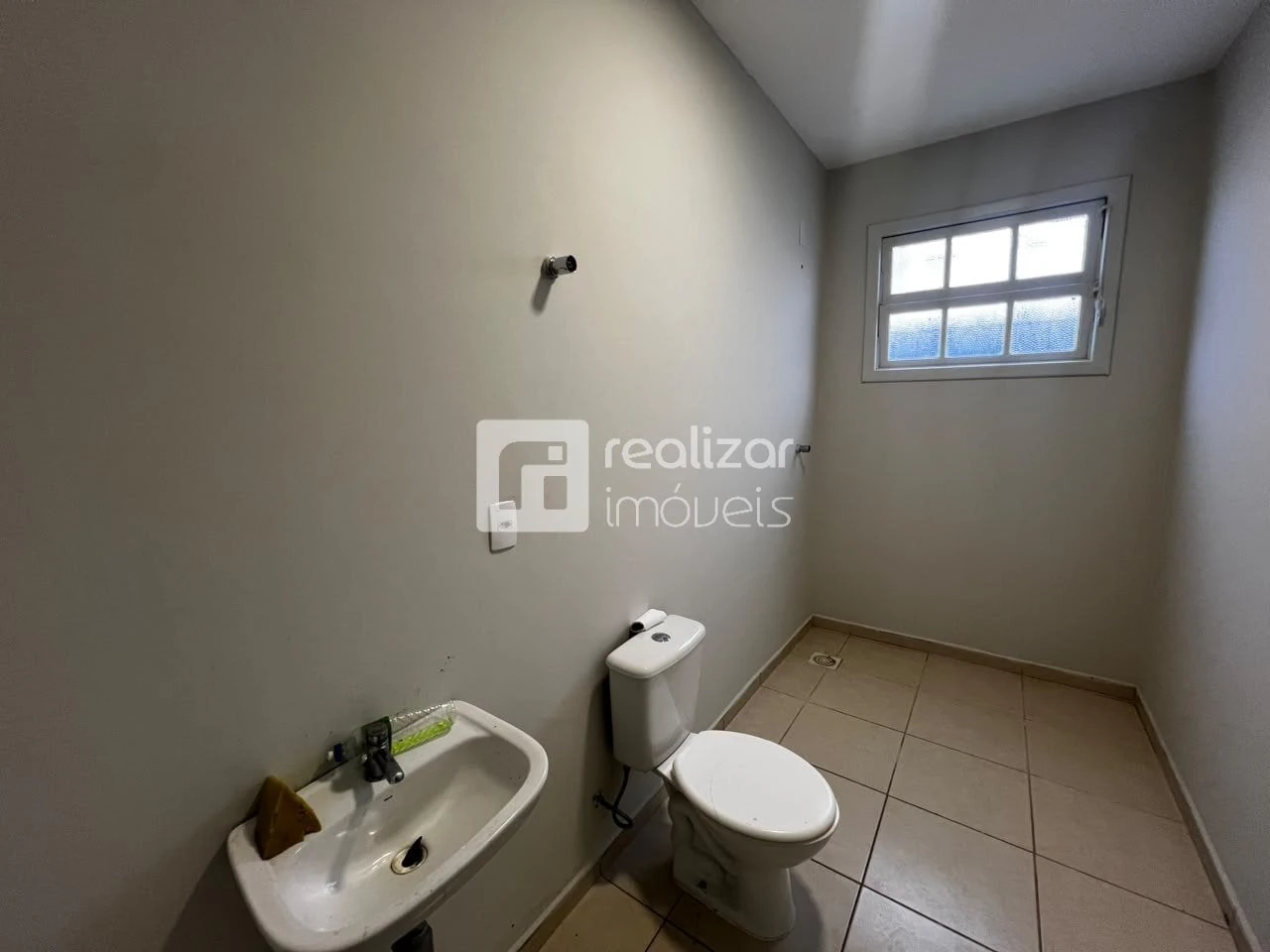 Casa de 5 dormitorios, 2 con baño propio, 240 m²