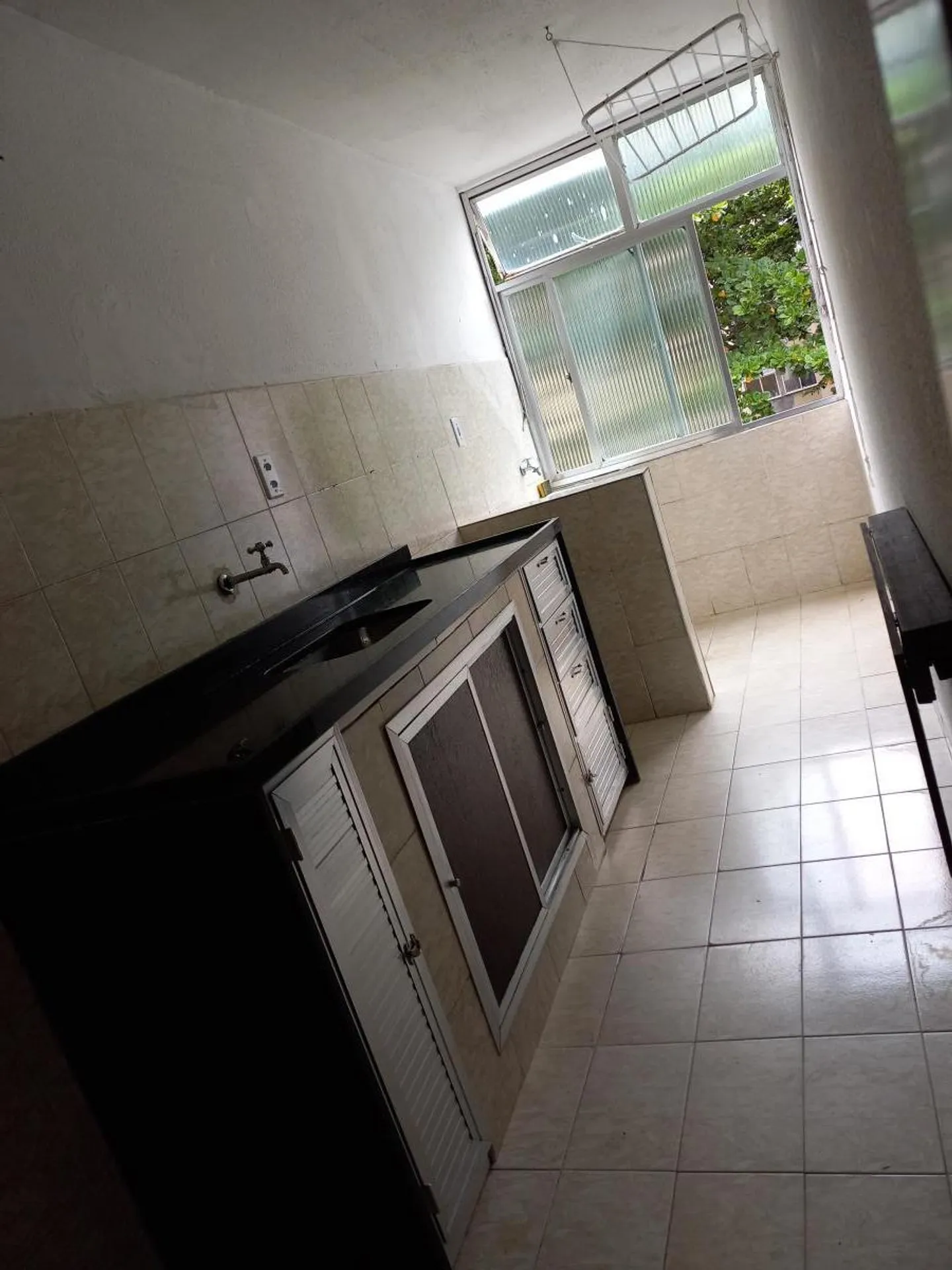 2-bedroom apartment with enclosed kitchen and 1 parking spot — photo 16
