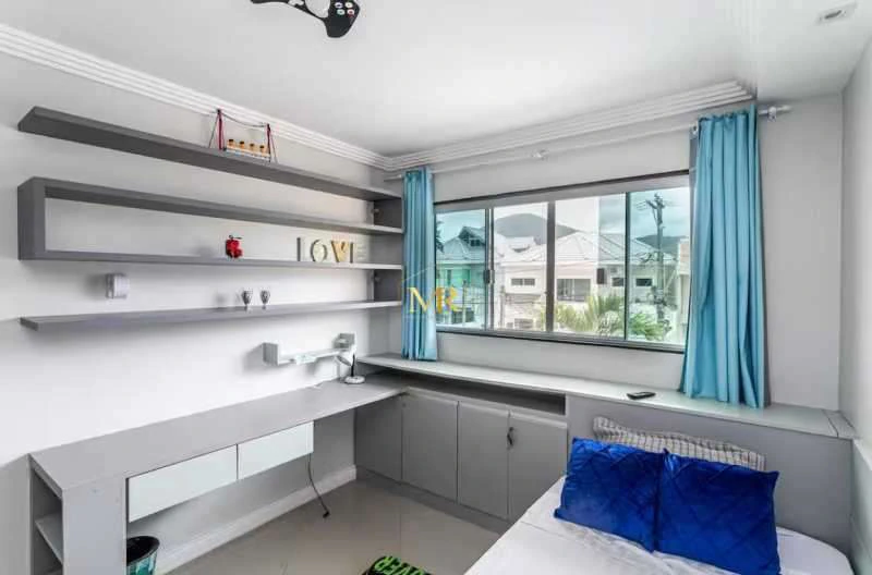 Furnished triplex house with 4 suites and 288 m² — photo 16