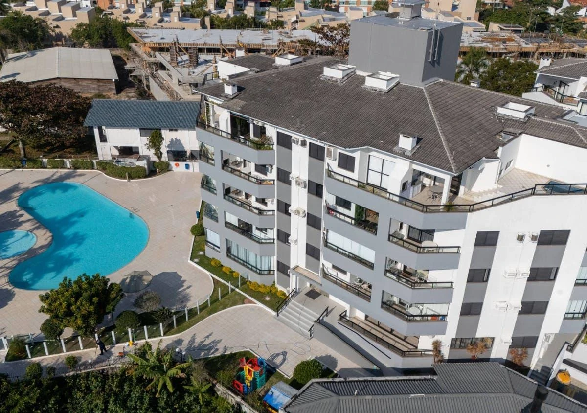 Furnished apartment, 84 m², with a glass-enclosed balcony — photo 39