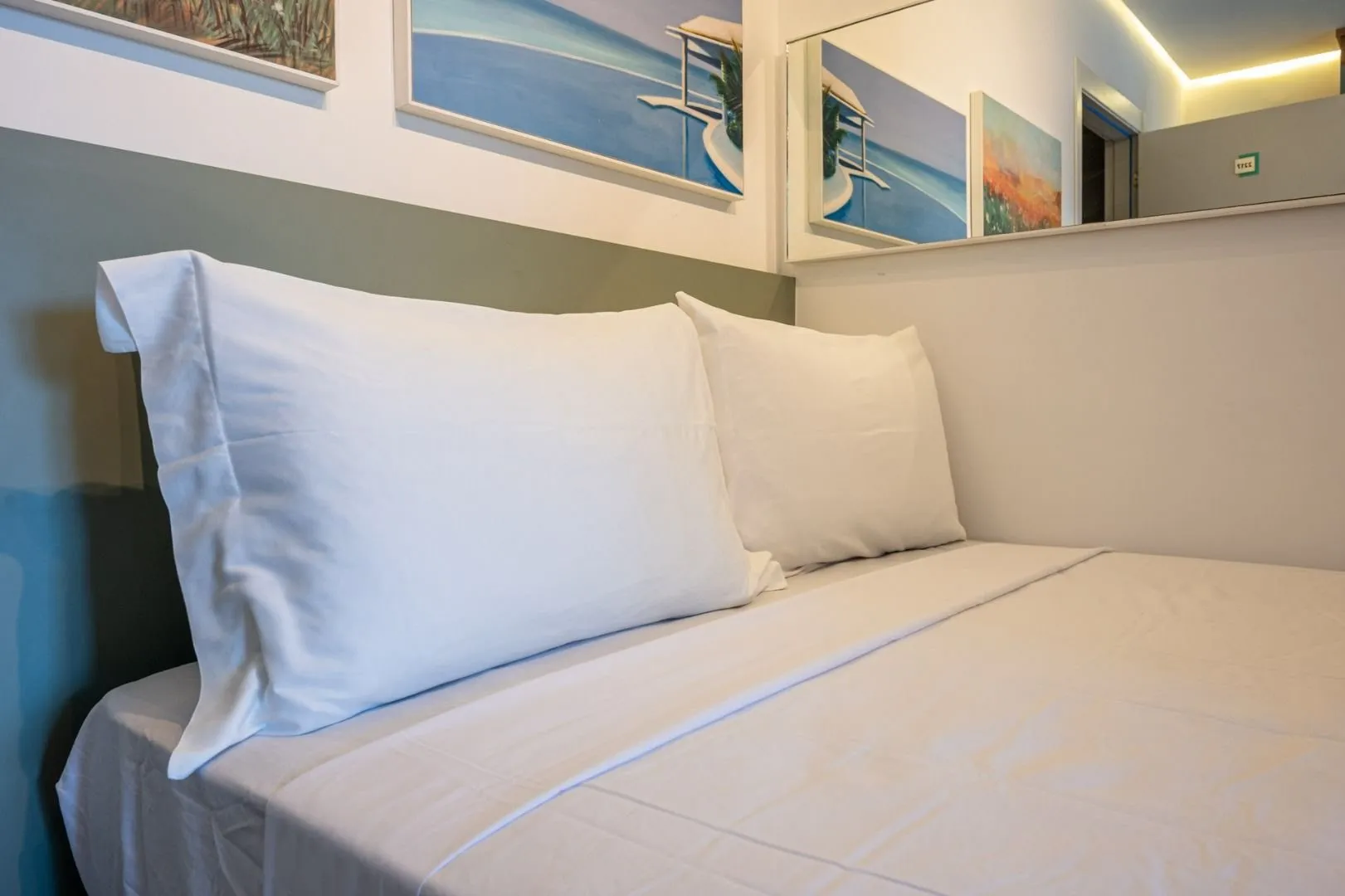 Furnished 30 m² apartment with glass balcony — photo 9