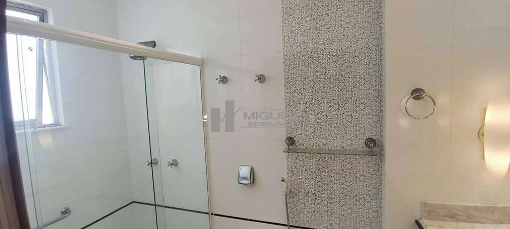 Furnished 321 m² apartment with 4 bedrooms and 2 parking — photo 15
