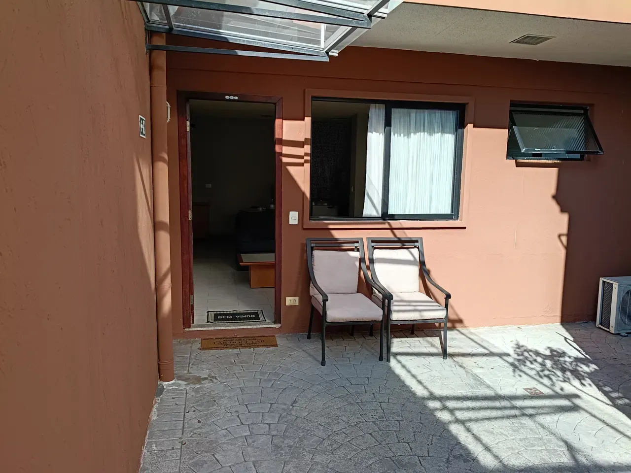 Furnished 1-bedroom apartment with 1 parking spot — photo 14