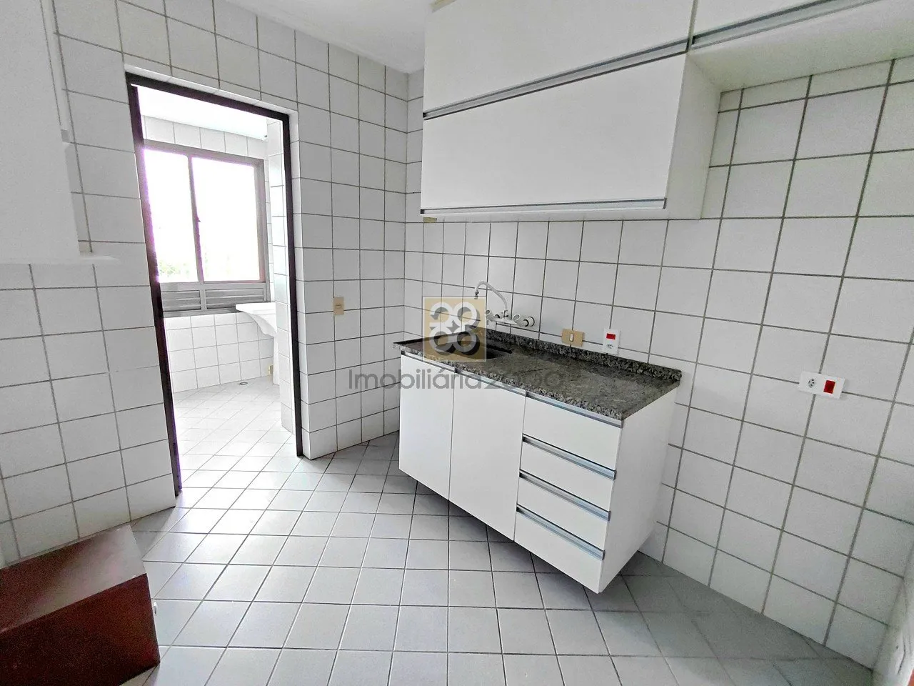 Квартира з 3 спальнями, 1 окрема ванна, 148 м² — photo 8