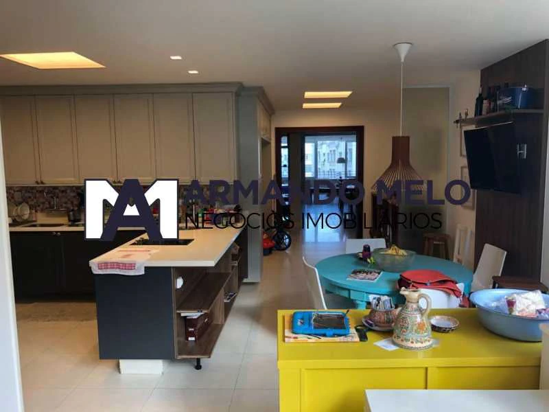 3-bedroom apartment with a water view in Rio de Janeiro — photo 4