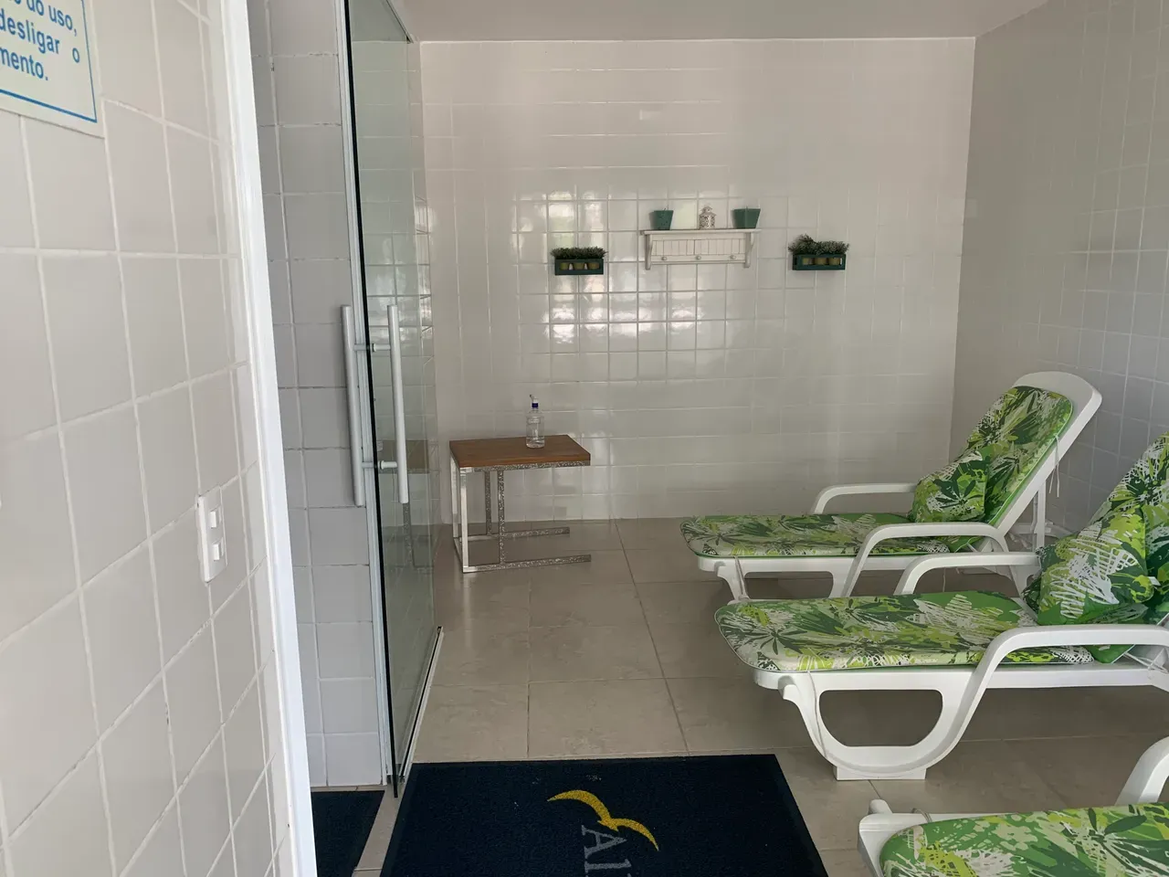 Furnished apartment, 91 m², with a glass-enclosed balcony — photo 11