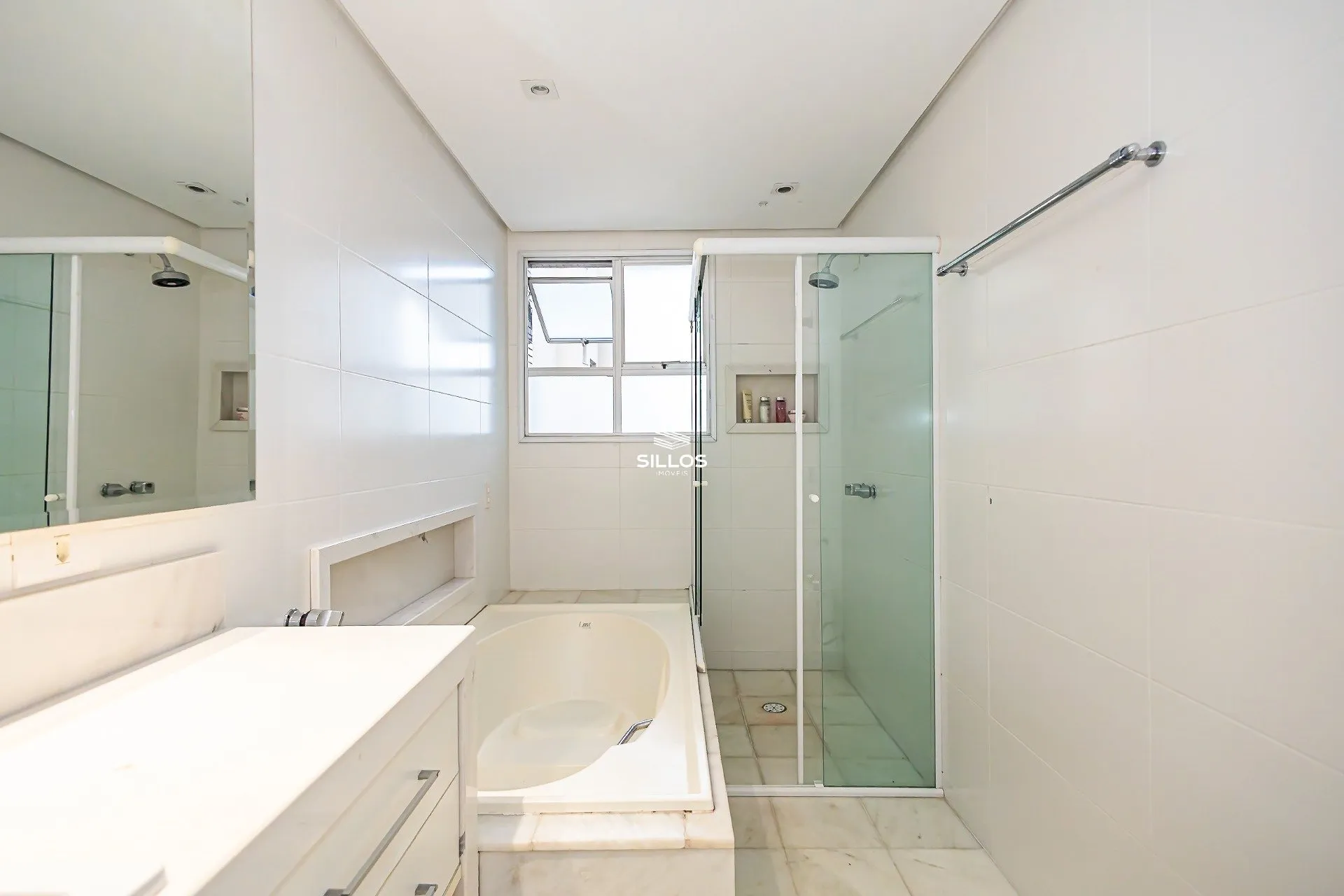 Apartamento de 241 m² con 4 dormitorios y cocina abierta — photo 26