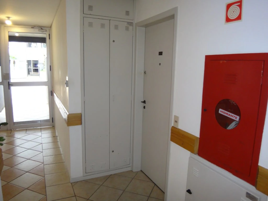 2-bedroom apartment with a walk-in closet — photo 28