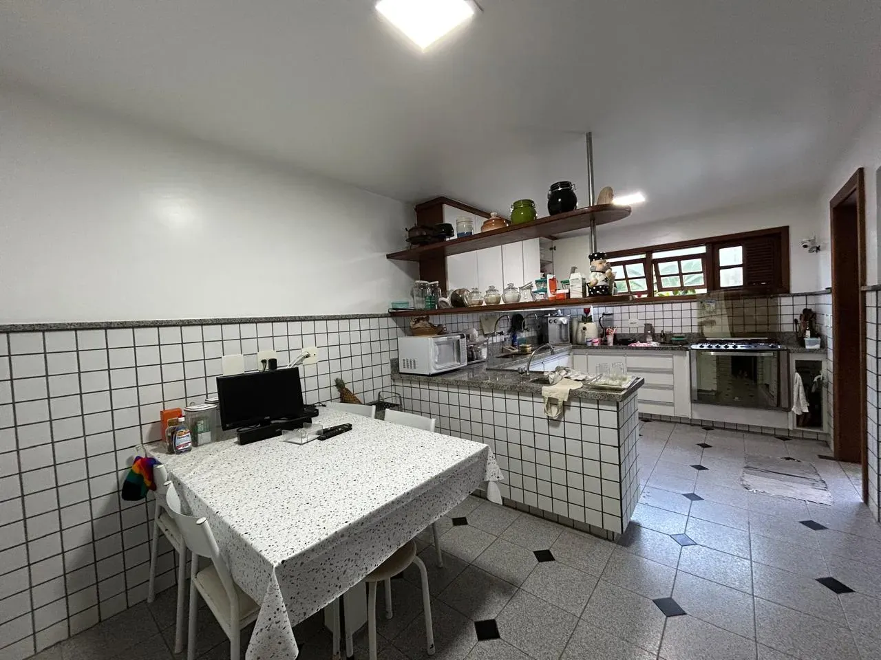Ванна и 4 спальни: дом 598 м² — photo 37
