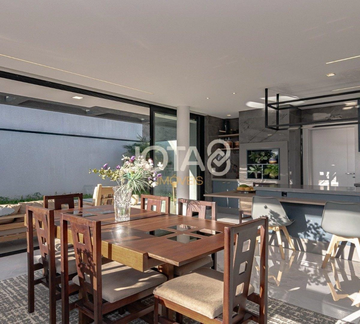 Мебльований будинок 283 м² з відкритою кухнею — photo 26