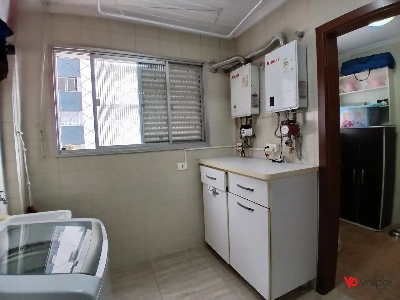 4-bedroom apartment with a walk-in closet in Curitiba — photo 41