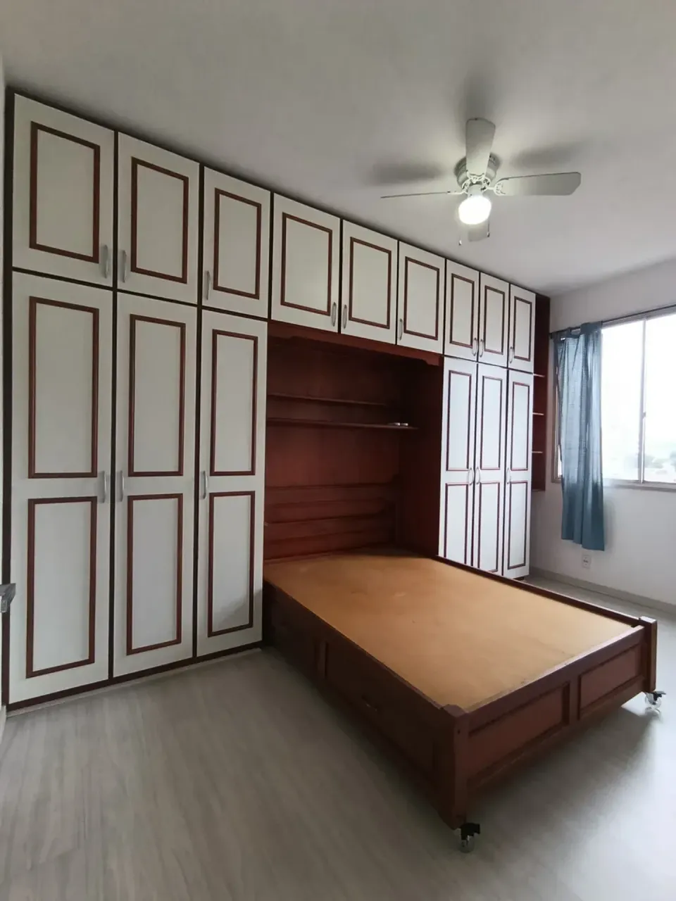 1-bedroom apartment with a glass-enclosed shower — photo 4
