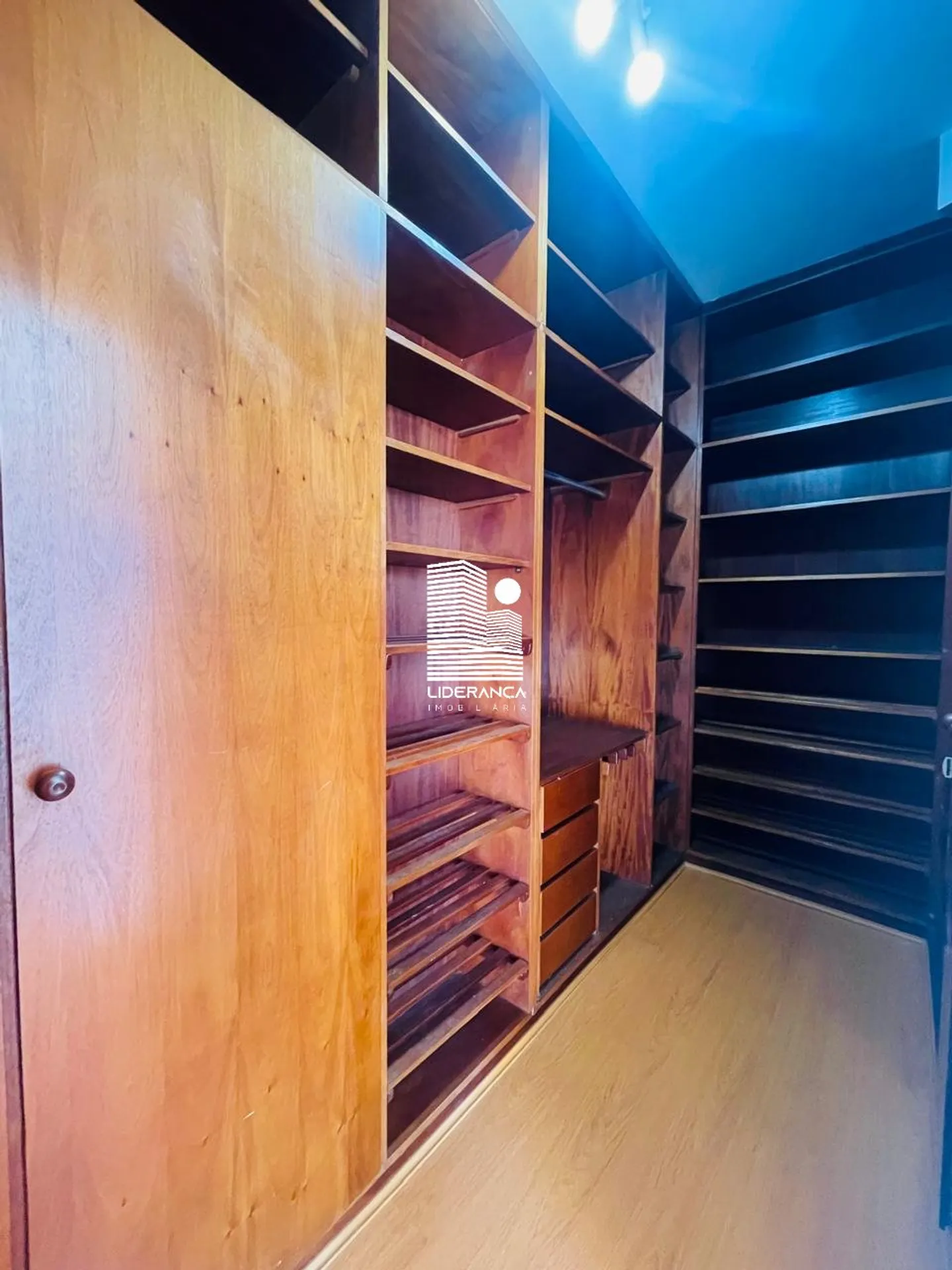 350 m² apartment with 3 en-suite bedrooms and 3 parking — photo 14