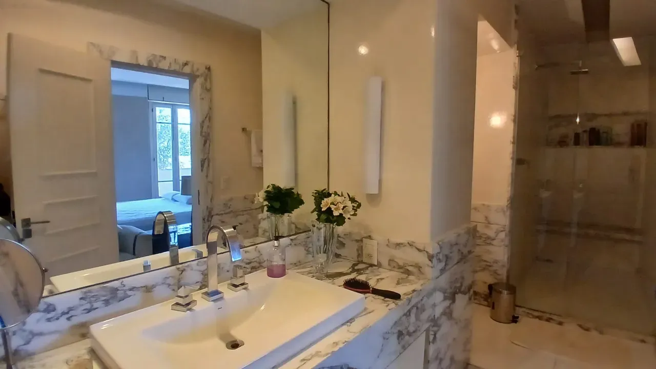Furnished 3-bedroom apartment with 230 m² and no parking — photo 7