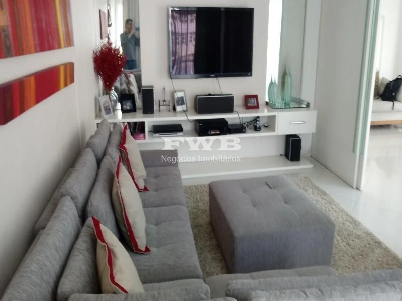 11-bedroom house with a walk-in closet in Rio de Janeiro — photo 16
