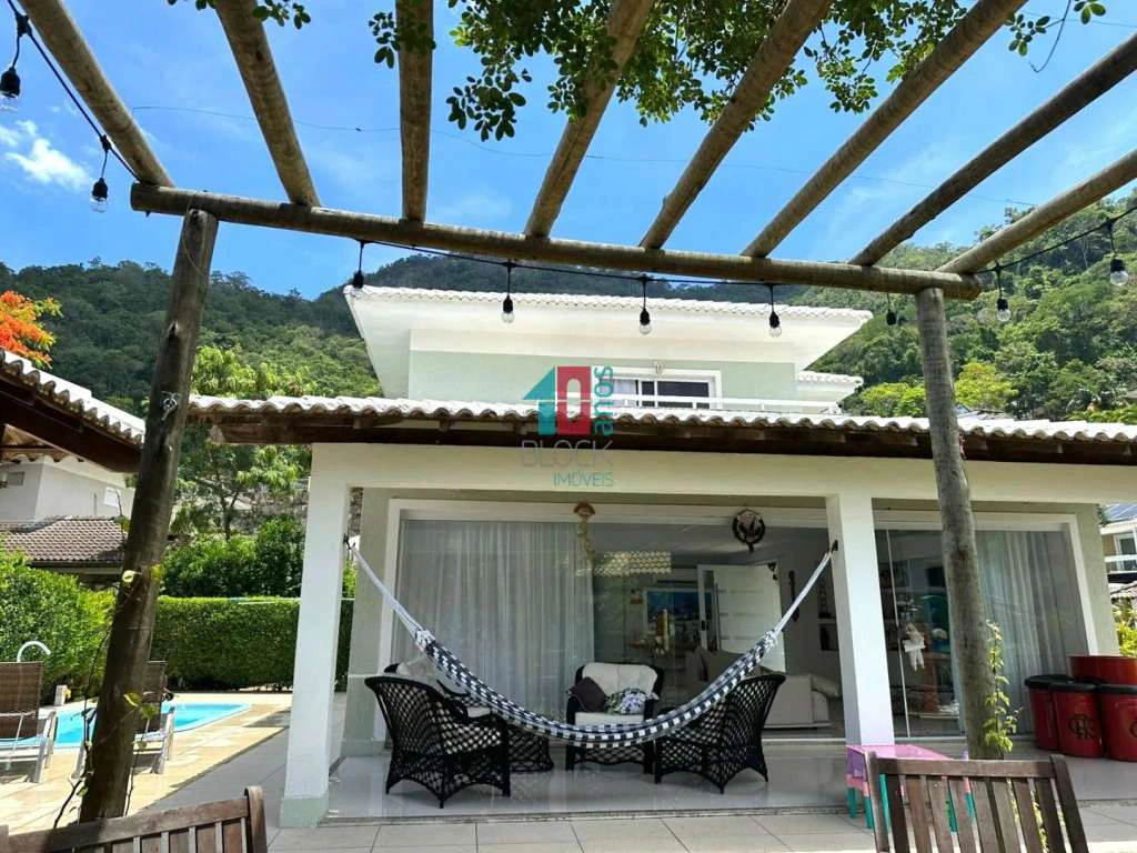 Furnished house with 5 bedrooms and 9 total bathrooms — photo 10
