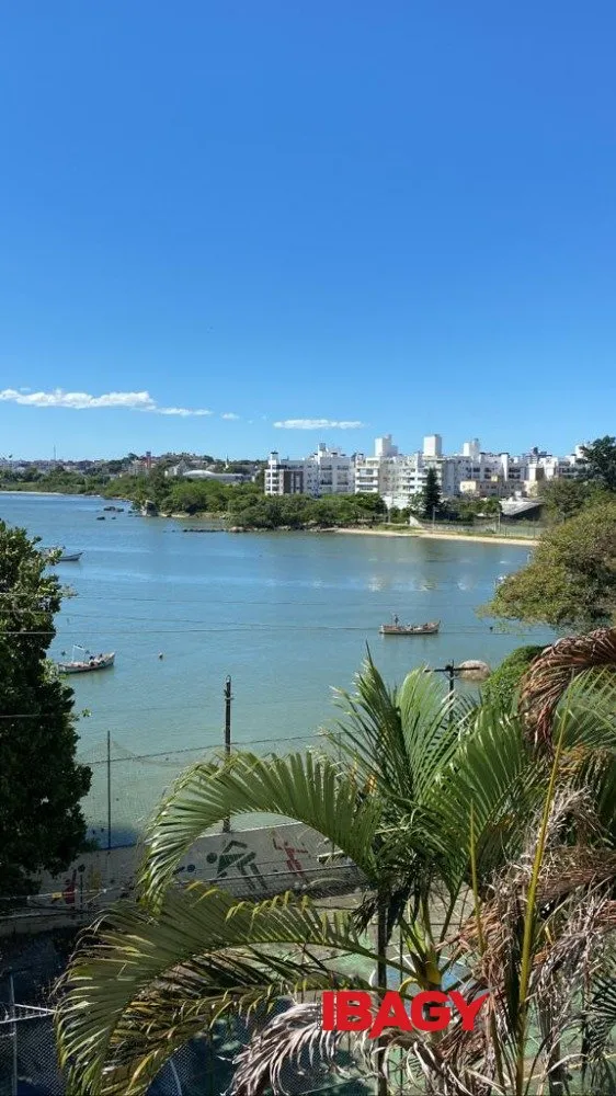 Apartment, 60 m², with a water view — photo 8