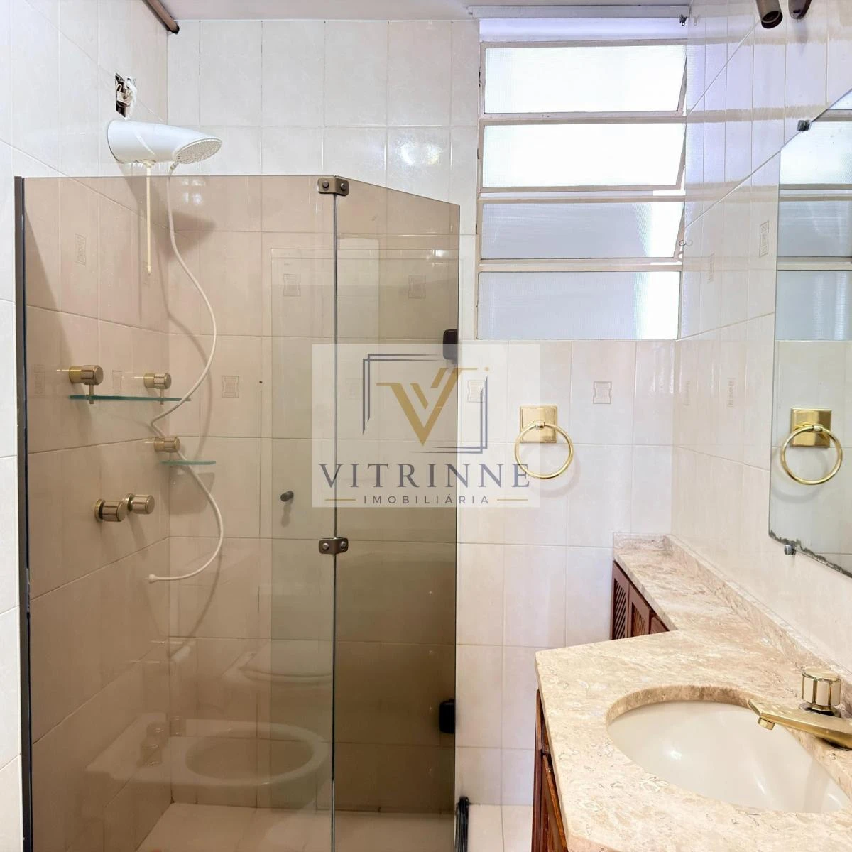 3-bedroom apartment with wood or laminate floors in Curitiba — photo 7