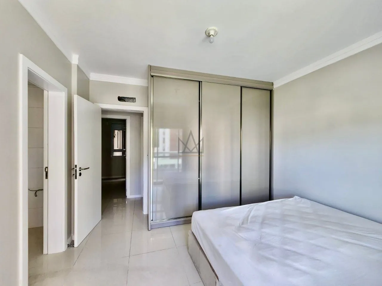 Furnished apartment, 121 m², with a mountain view — photo 14