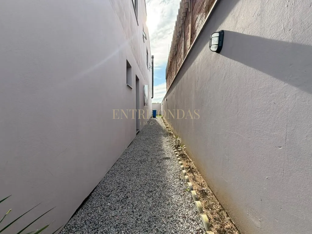 3-bedroom house, 1 with its own bathroom, 202 m² — photo 24
