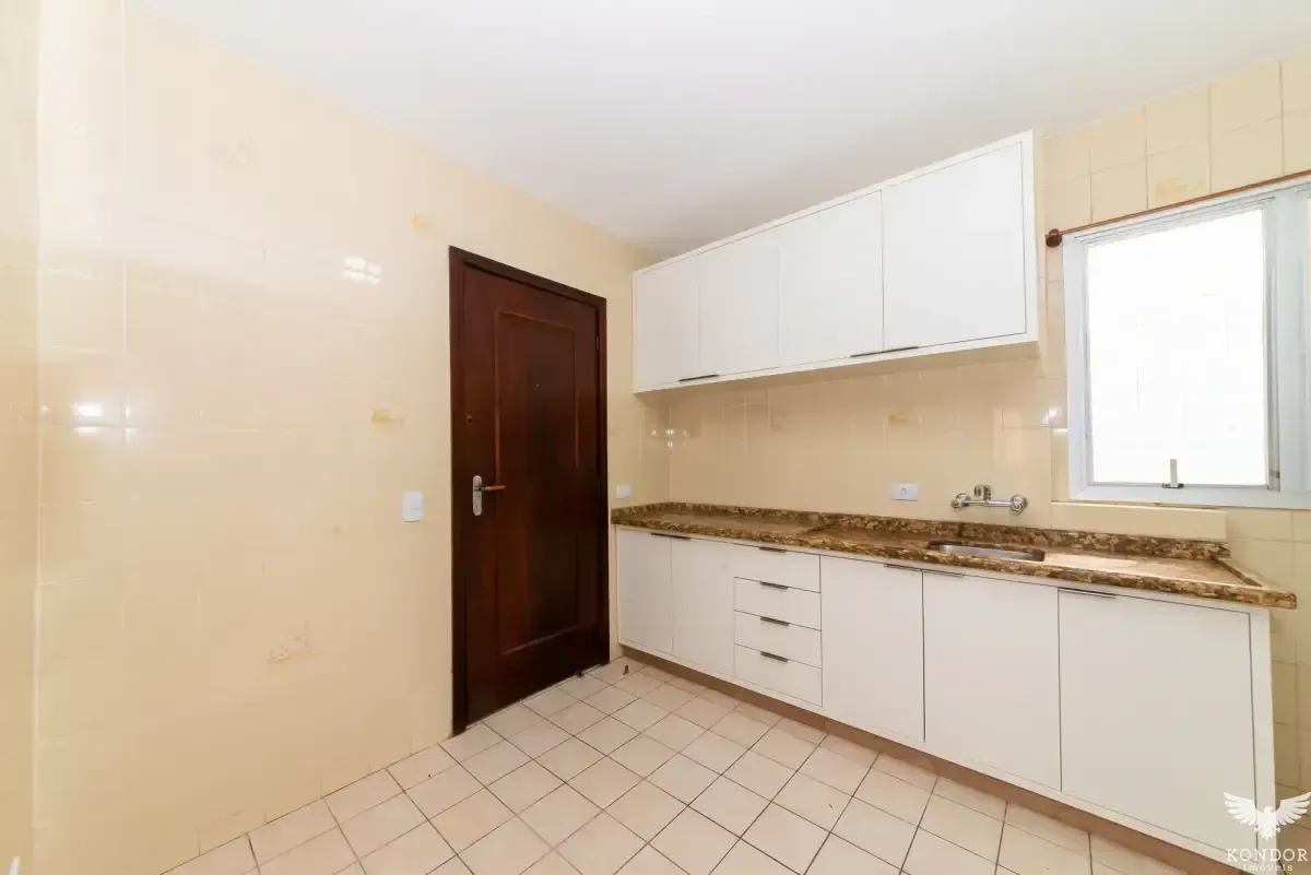 160 m² apartment with 3 bedrooms and 1 en-suite — photo 11