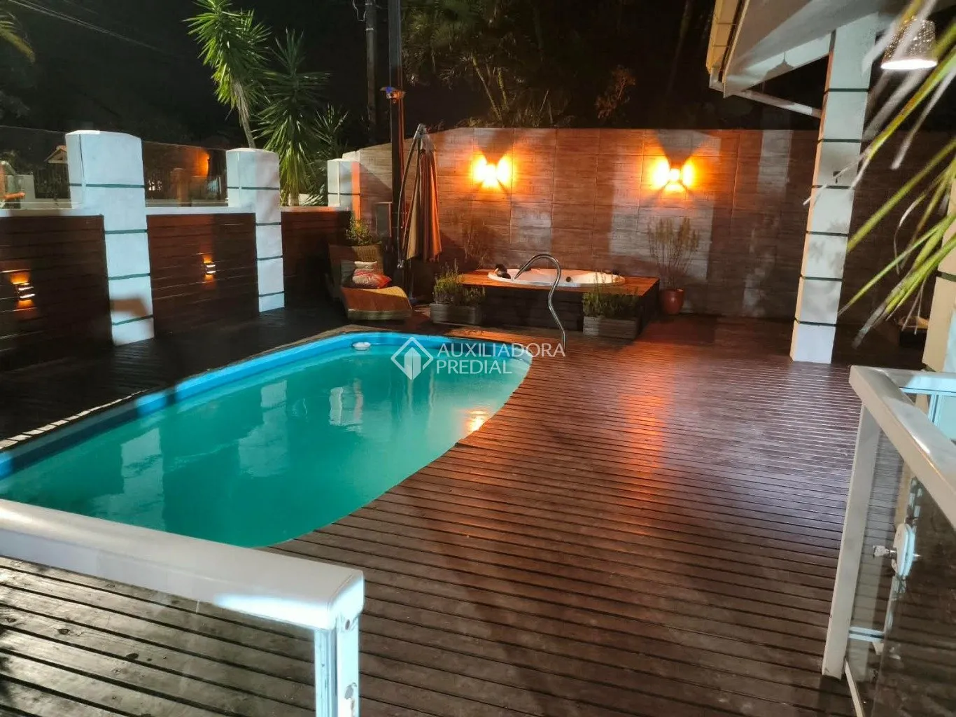 Furnished house, 295 m², with a fireplace — photo 4