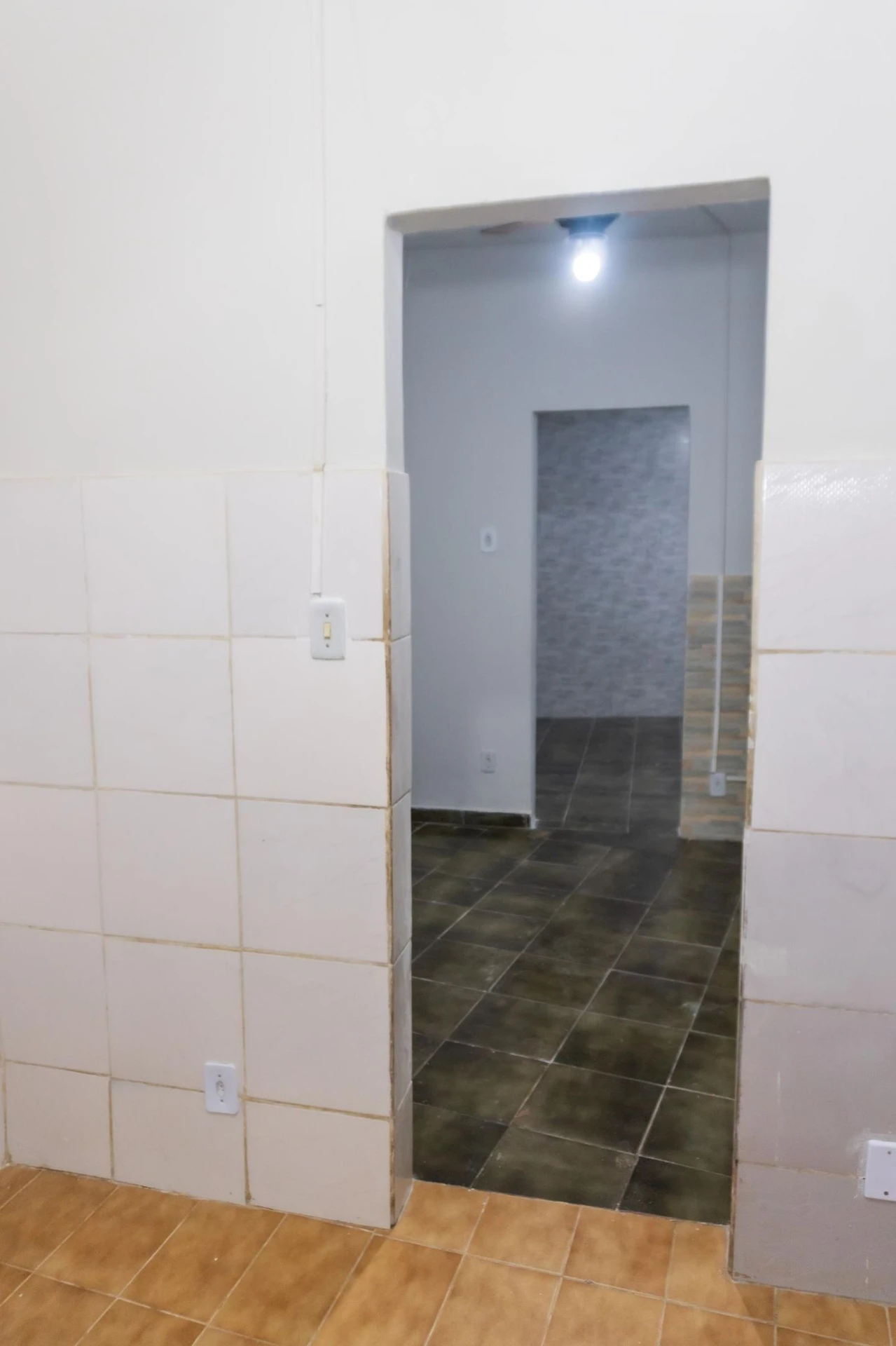 House with 1 bedroom and a separate kitchen — photo 35