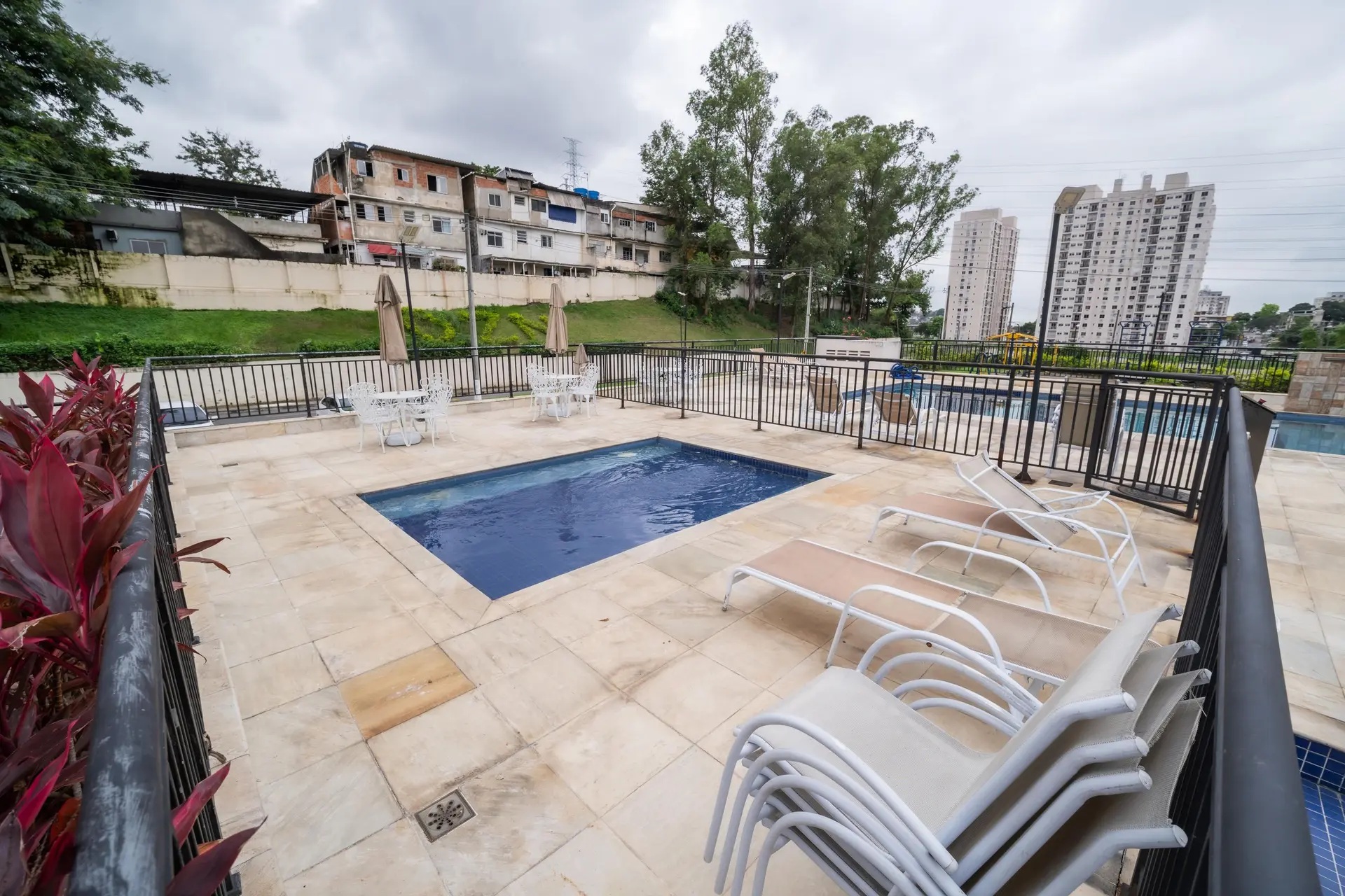 Furnished apartment, 48 m², with a grill on the balcony — photo 61