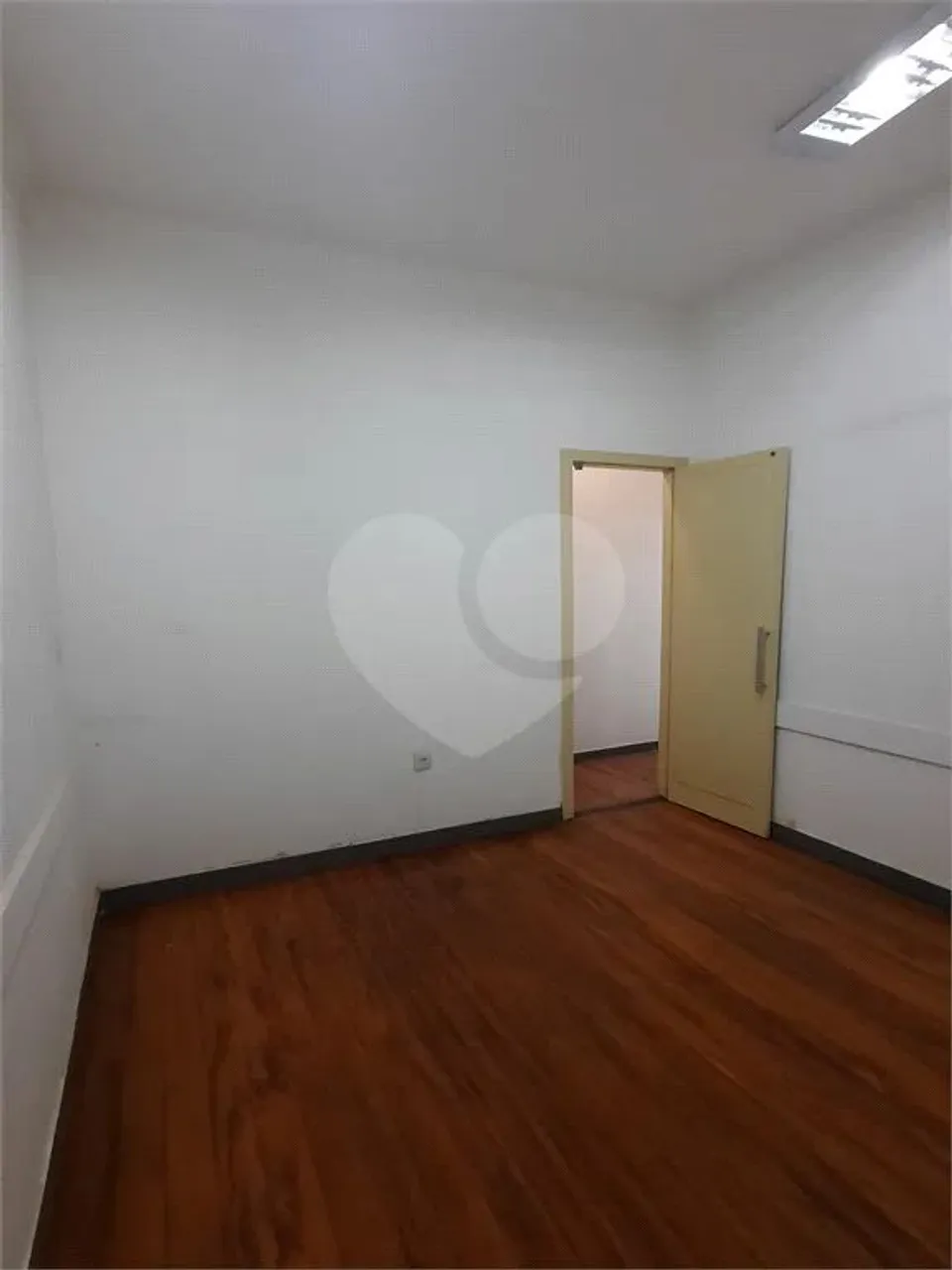 Unfurnished house with 5 bedrooms and 5 bathrooms — photo 2
