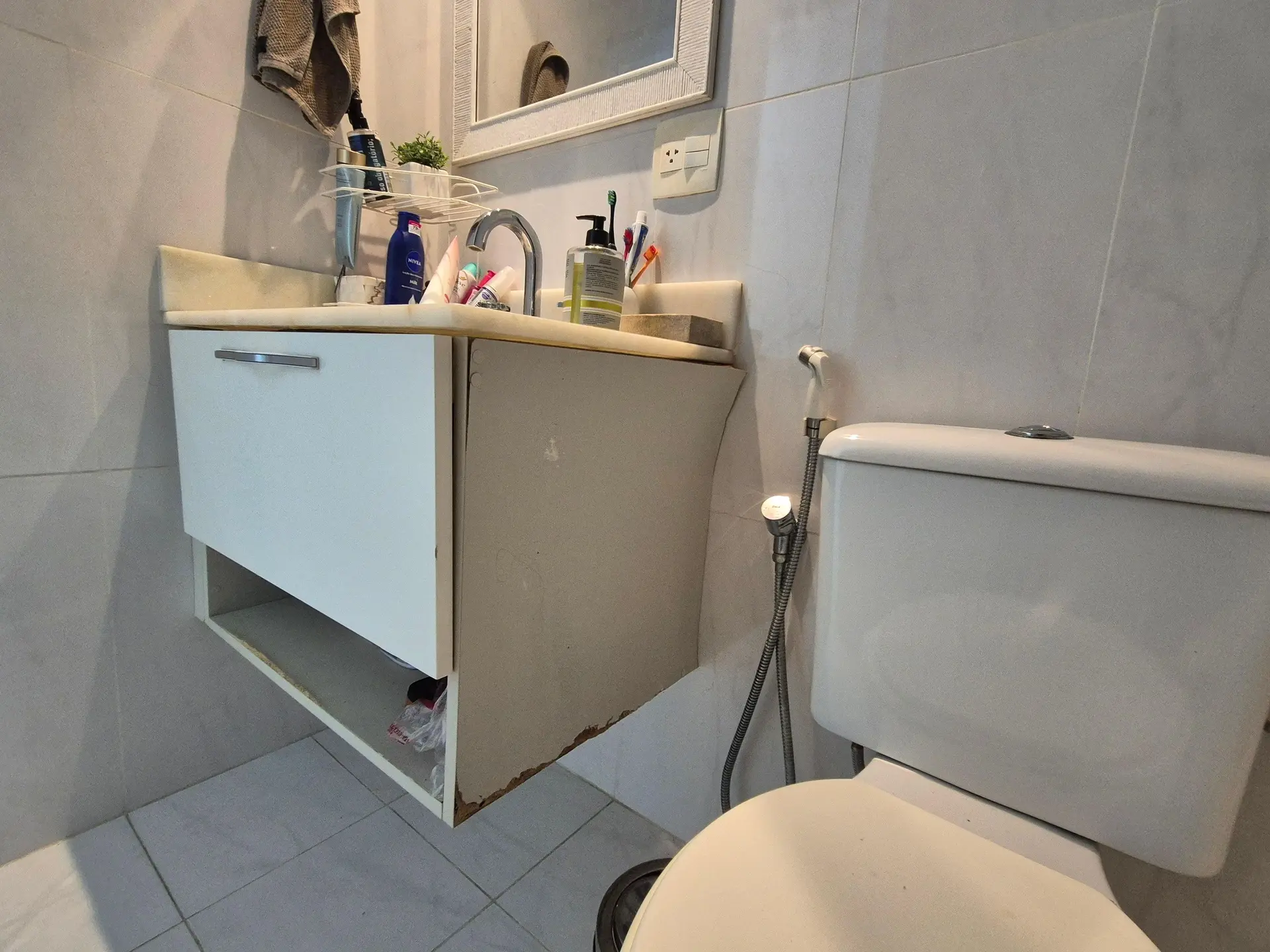 Furnished 2-bedroom apartment with private BBQ — photo 46