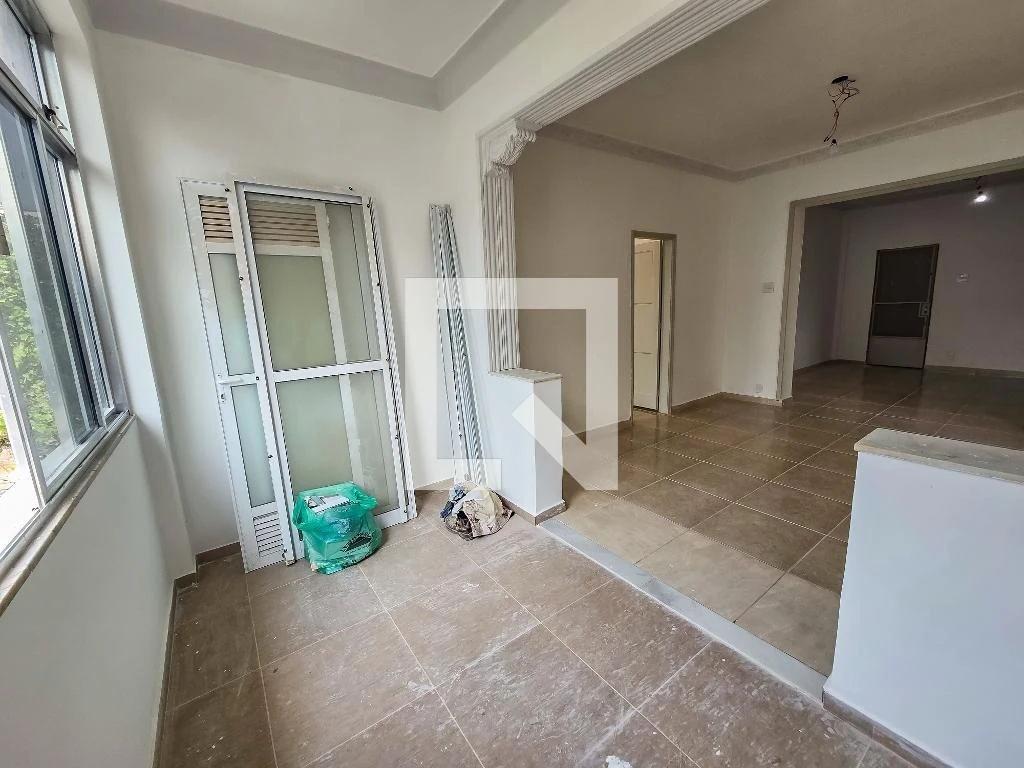 Apartment with 2 bedrooms and a glass-enclosed shower — photo 9