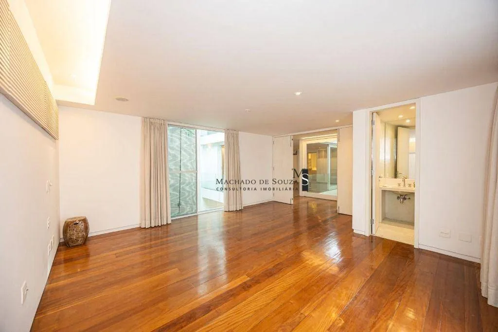 Casa para alugar com 4 dormitórios e 4 banheiros — photo 28