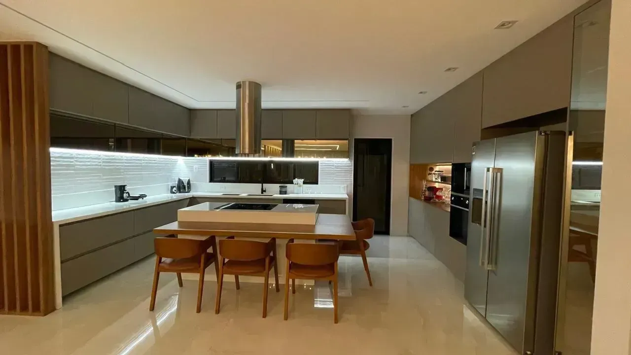 Furnished house with 4 bedrooms and open-plan kitchen — photo 7