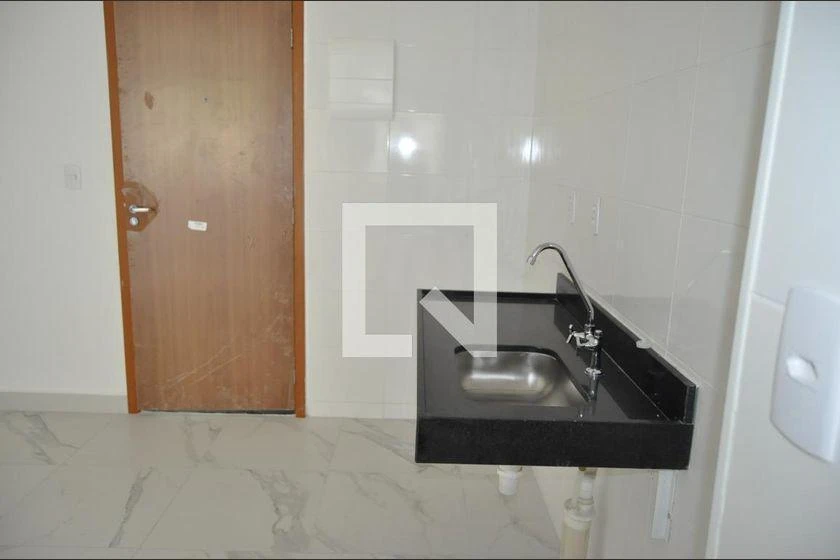 Apartamento de 2 quartos em condomínio com piscina — photo 18