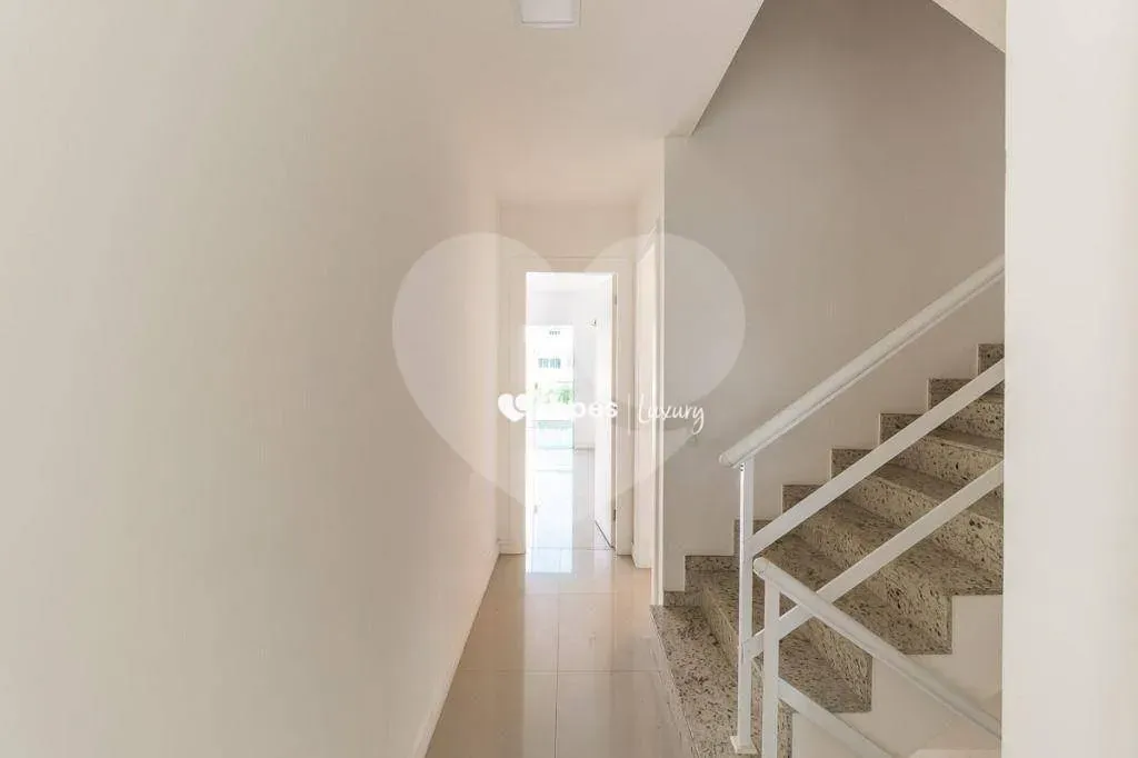 Unfurnished triplex house with 6 en-suite bedrooms and 820 m² — photo 48
