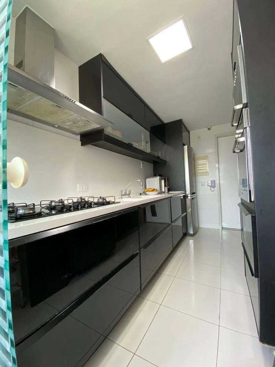 Furnished 189 m² apartment with 3 en-suite bedrooms and 2 parking — photo 32