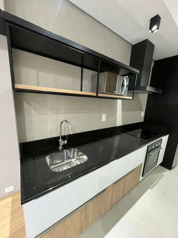 Floor-to-ceiling windows in a one-bedroom apartment, 32 m² — photo 2
