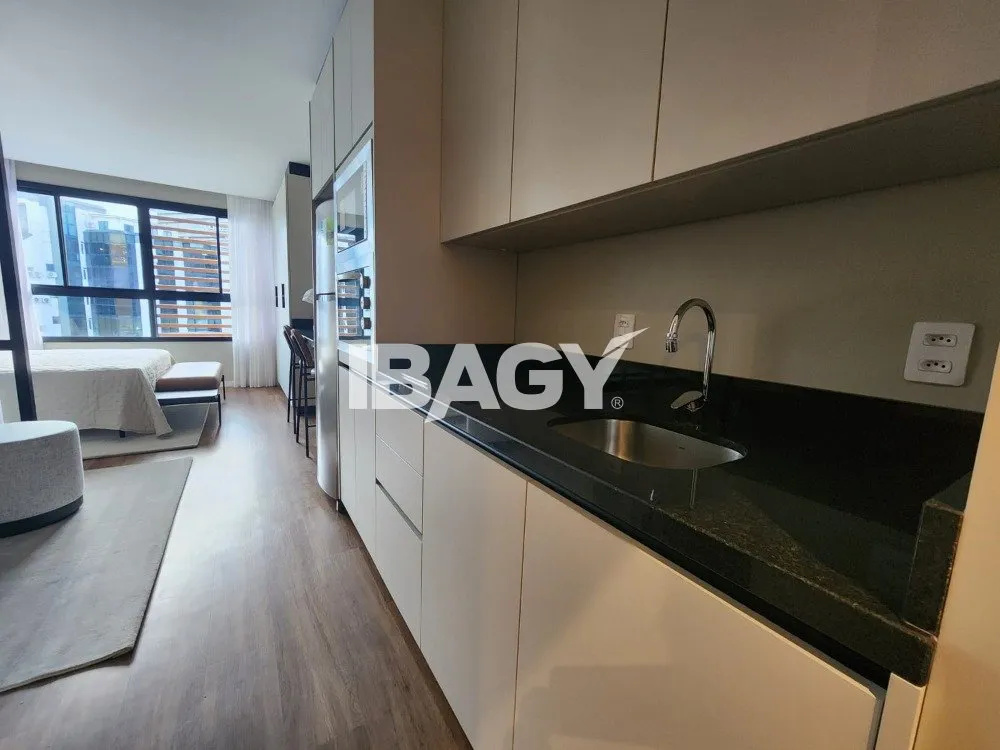 Studio mobiliado de 40 m² com cozinha integrada e 1 banheiro — photo 4