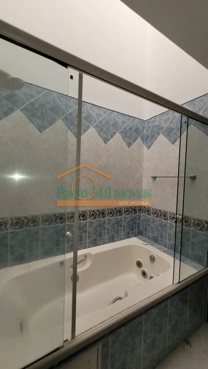 3-bedroom house with suite and separate closed kitchen — photo 14