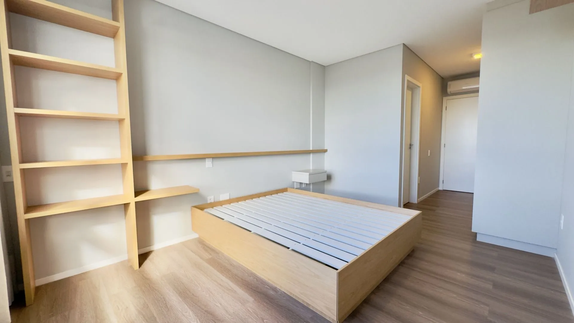Water view in a 2-bedroom apartment, 110 m² — photo 27