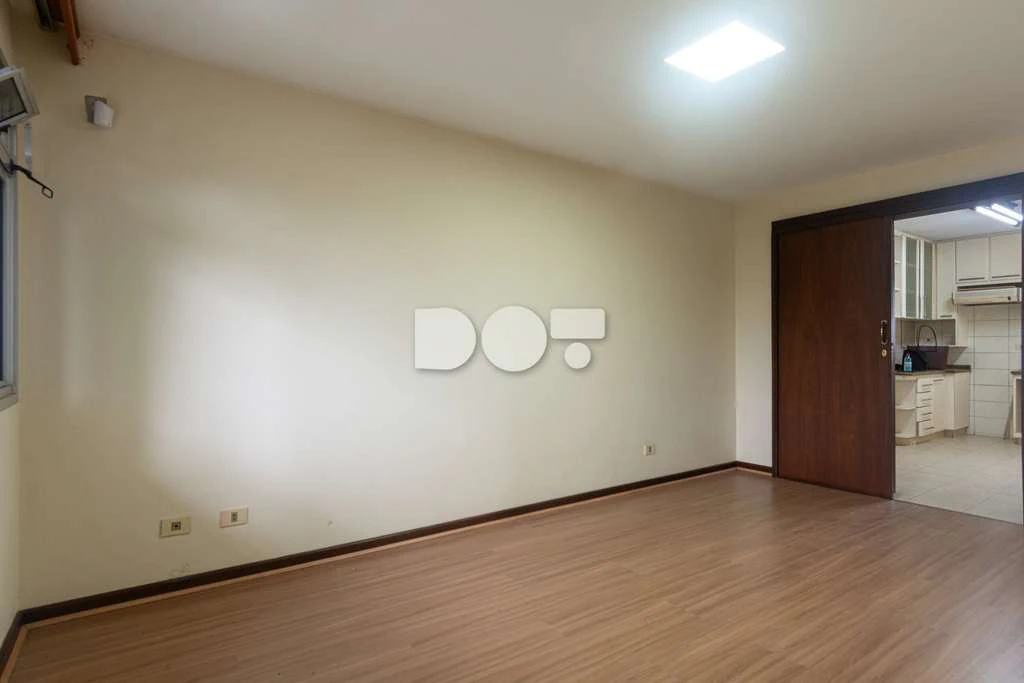 Two-story house with 3 bedrooms and 3 covered parking spots — photo 3