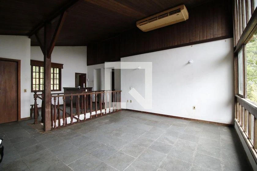 Casa de 500 m² com banheira e janelas do piso ao teto — photo 2