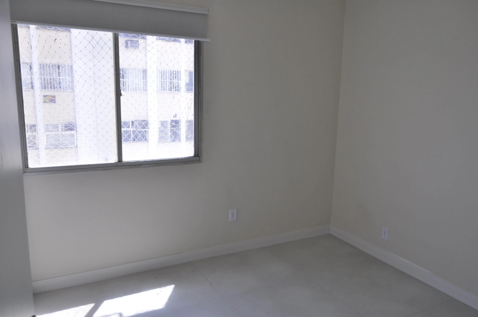 Glass-enclosed balcony in a 3-bedroom apartment, 65 m² — photo 14