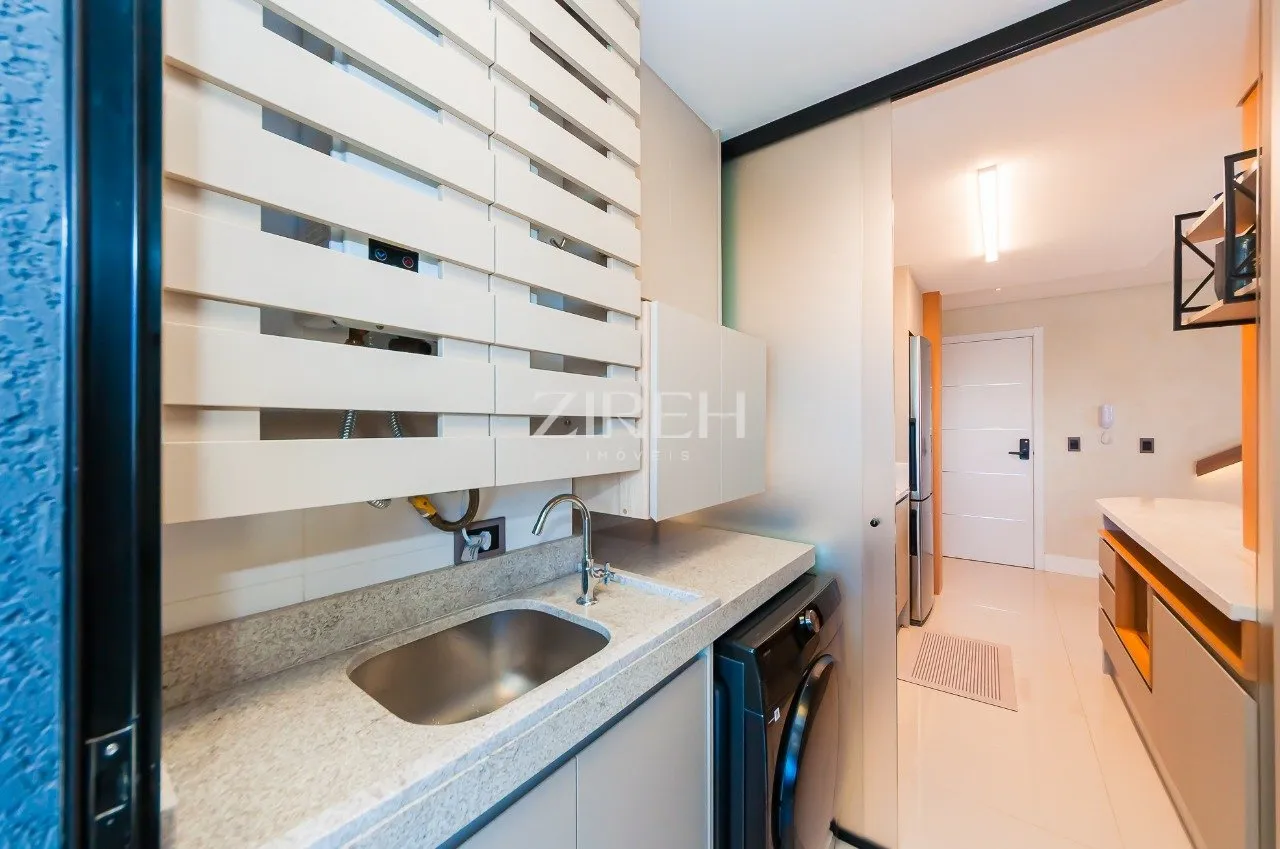 3-bedroom apartment in a building with a gym — photo 24