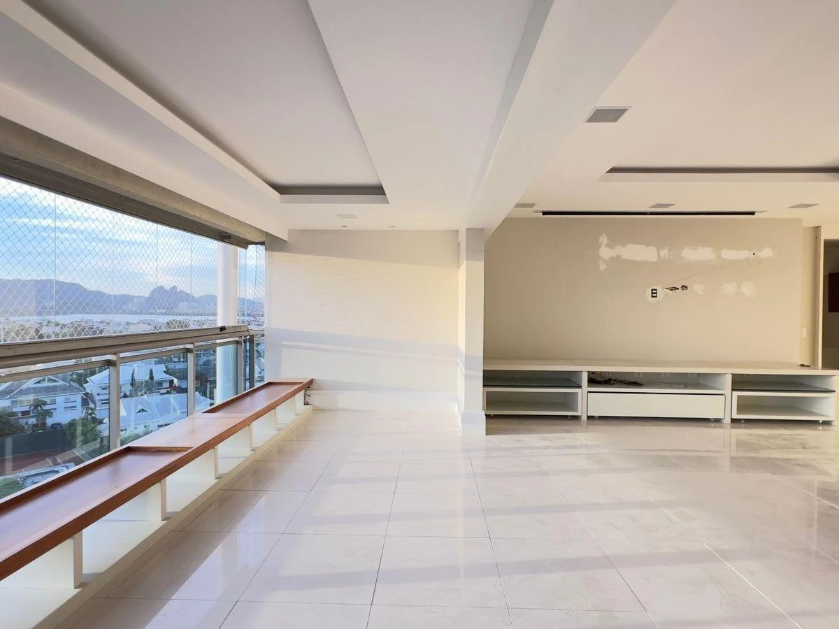 4-bedroom apartment with a separate kitchen, 260 m² — photo 6