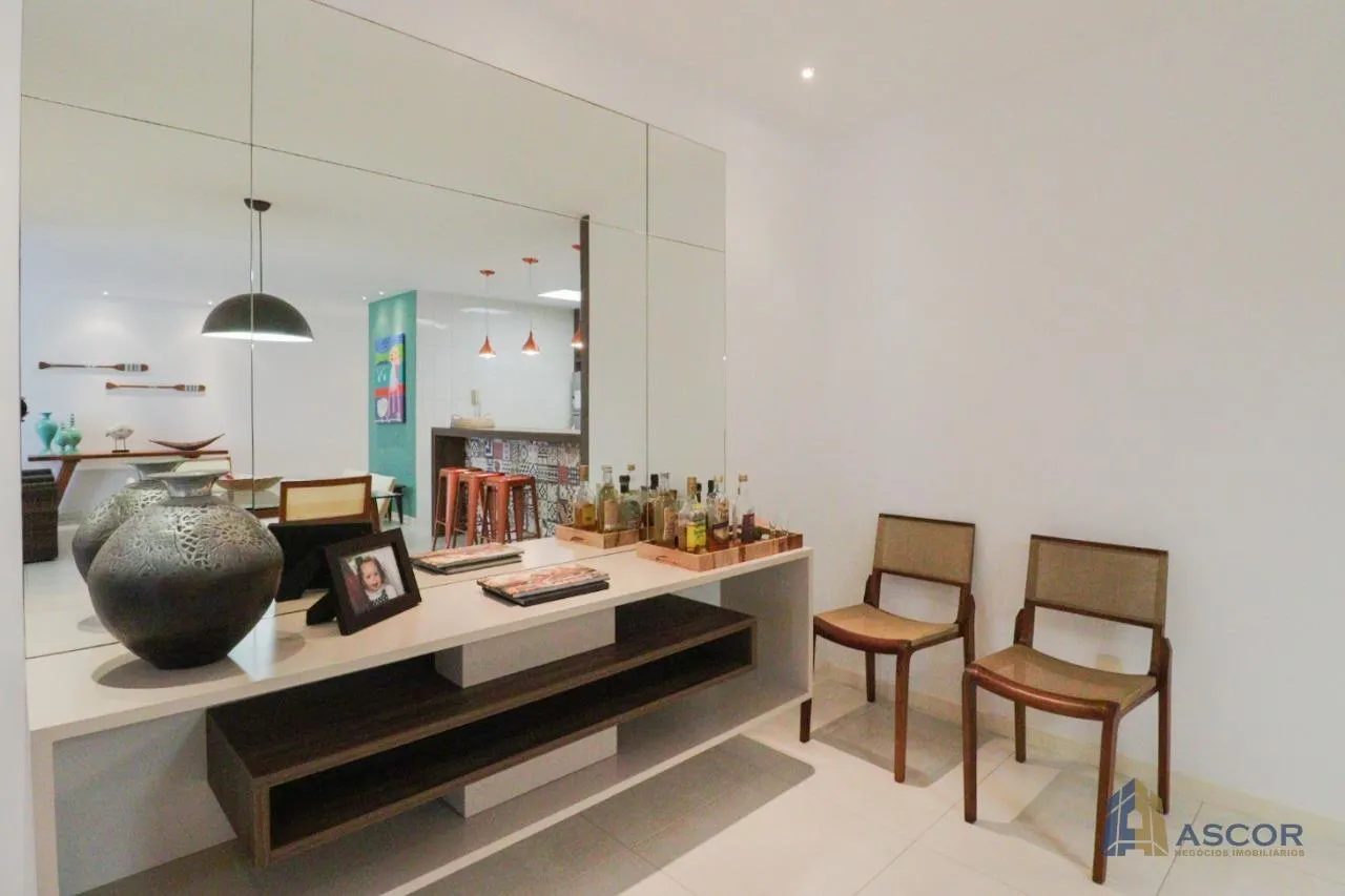 221 m² apartment with 3 en-suite bedrooms and 2 parking — photo 4