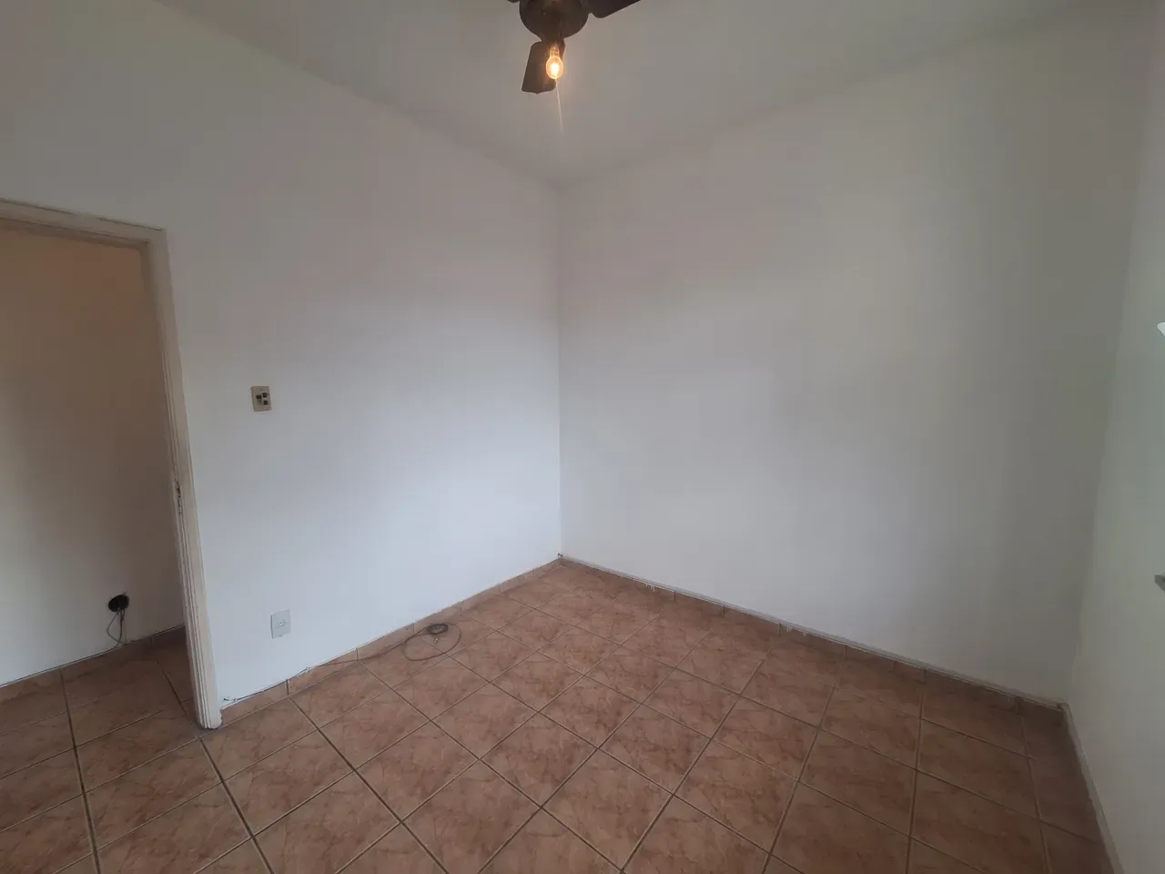 Unfurnished rental apartment with 2 bedrooms and 2 baths — photo 10
