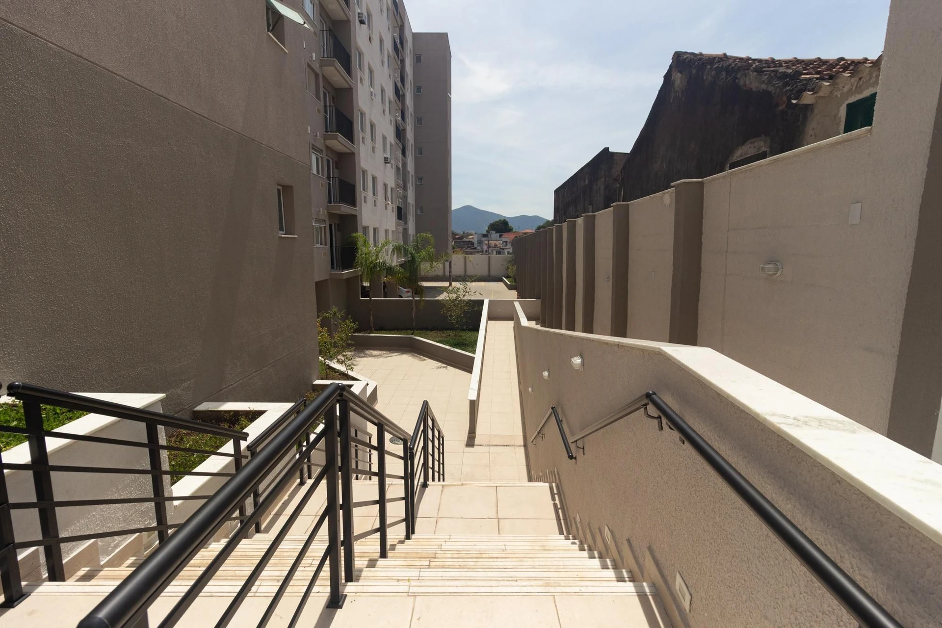 Apartment with 2 bedrooms, 1 en-suite and 1 parking spot — photo 8