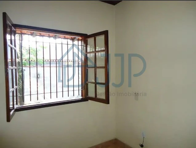 House with 4 bedrooms and parking for up to 6 cars — photo 8