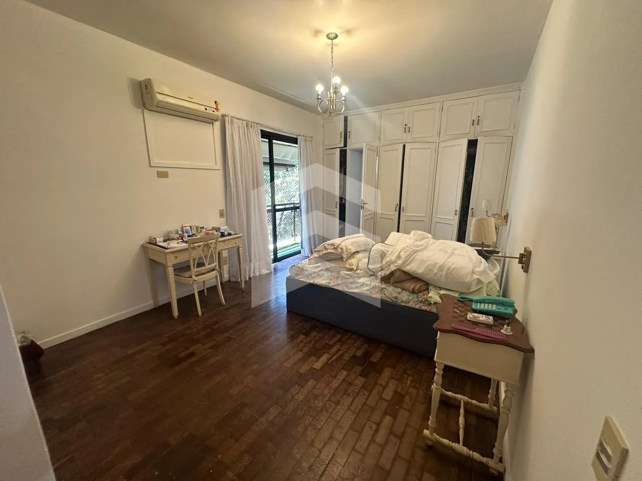 Furnished apartment, 252 m², with a walk-in closet — photo 4